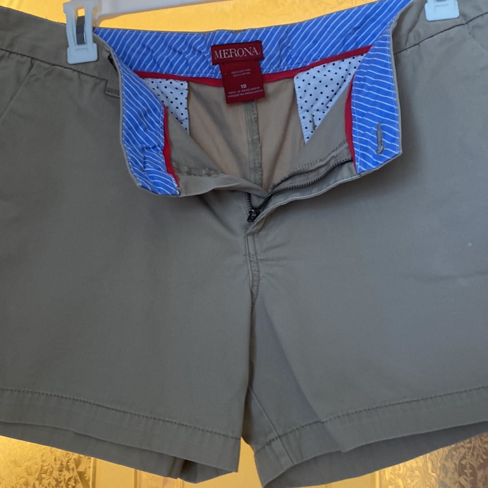 MARONA Women's Shorts- Size 18 , 100% Cotton-Khaki-